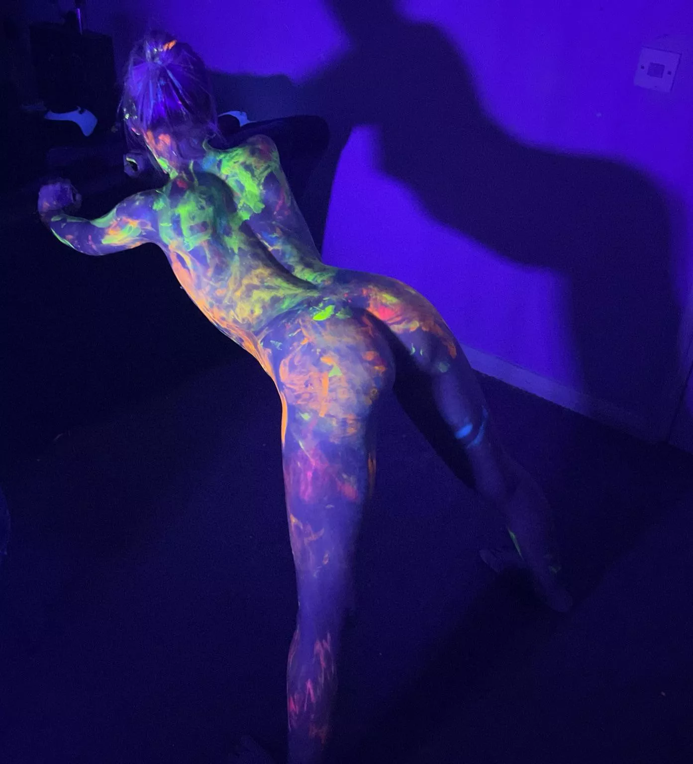 I’m already covered in paint, wanna add some cum? [F]