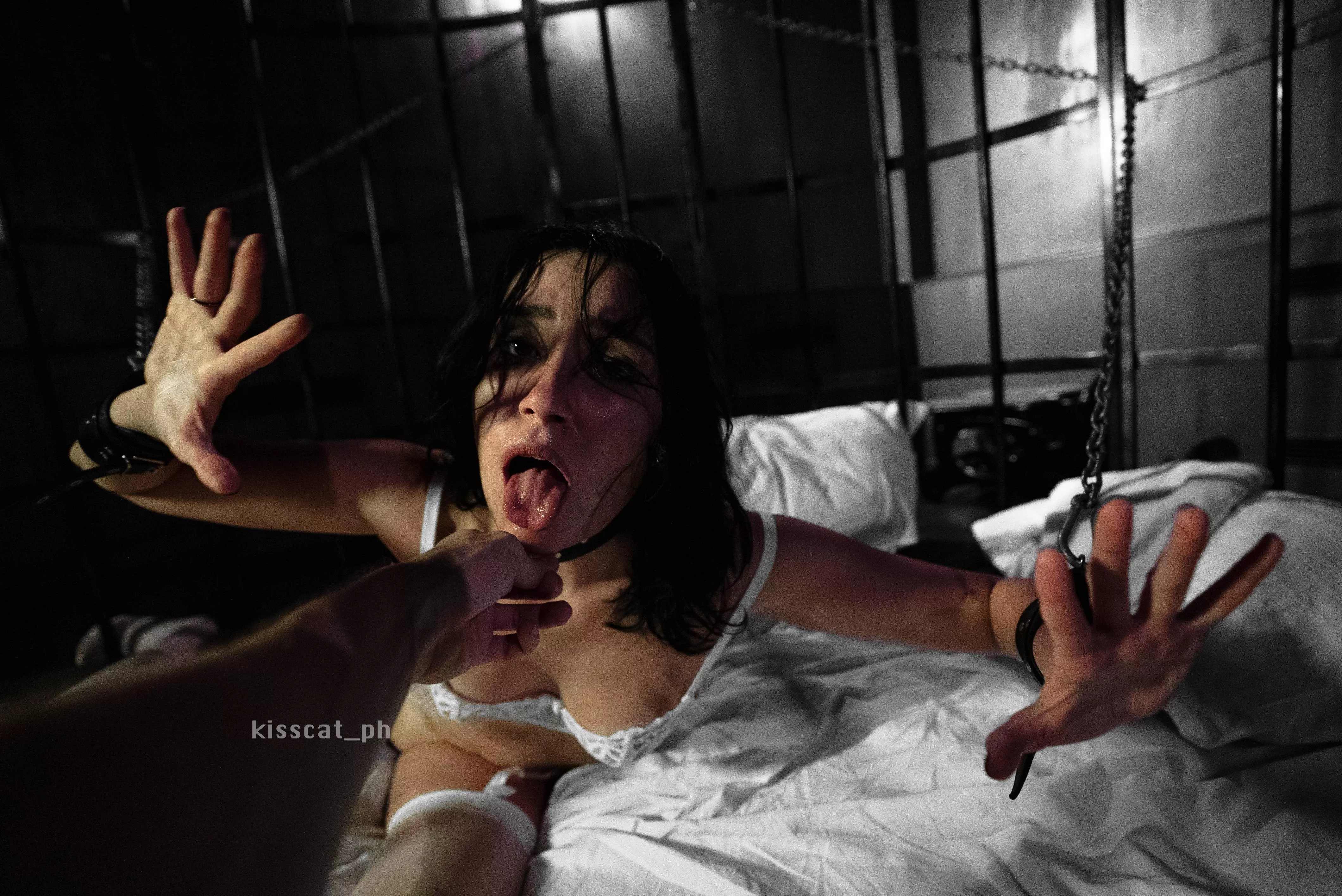 I'm already tied and the hole is free [M][F]