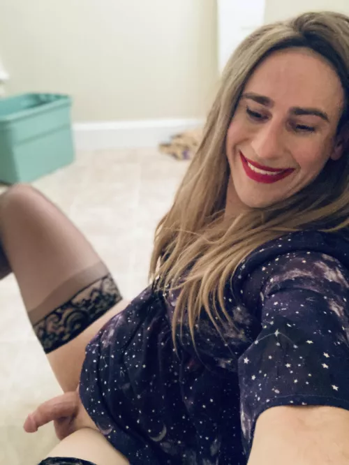 I’ve been told I’d look even more pretty with a nice warm facial! 👩🏼‍🎤💜💦