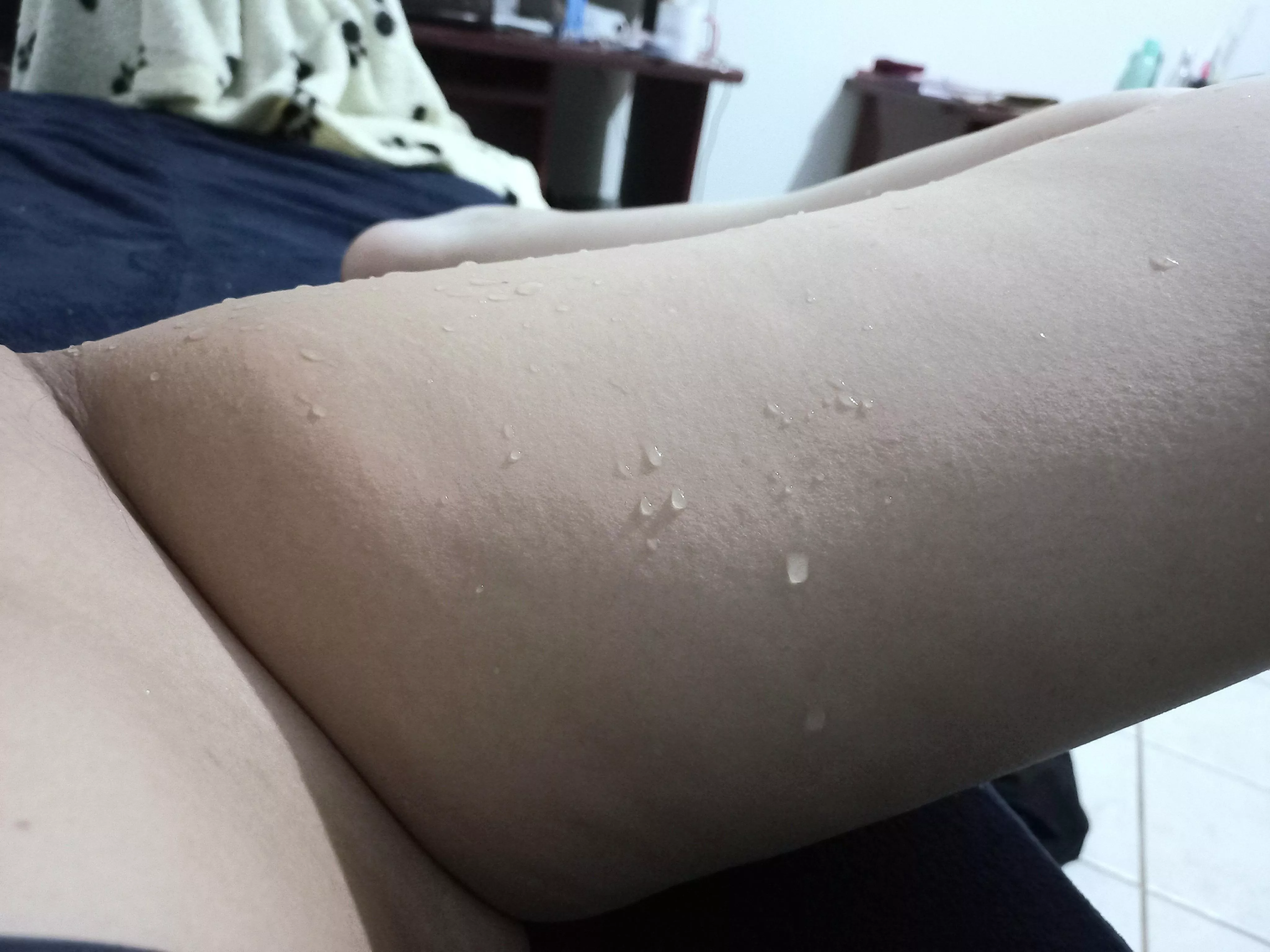 lick the squirt off my thigh?