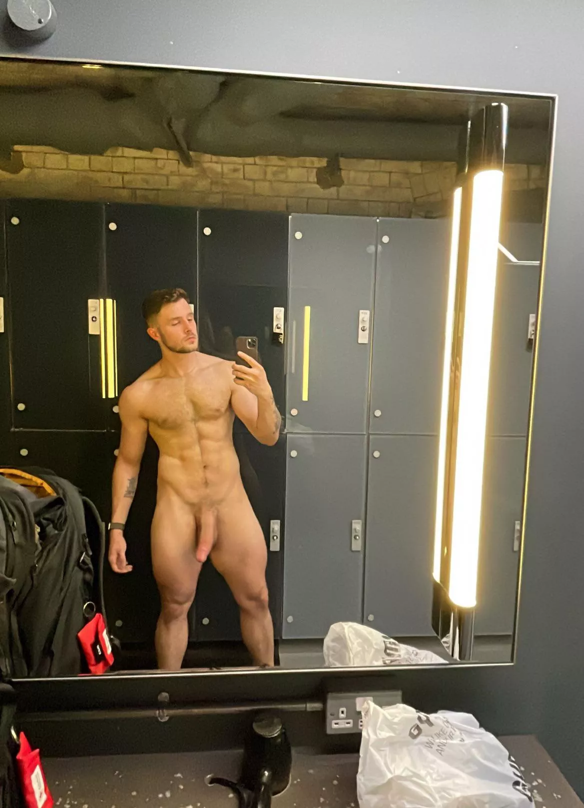 meet me in the showers 😈💦