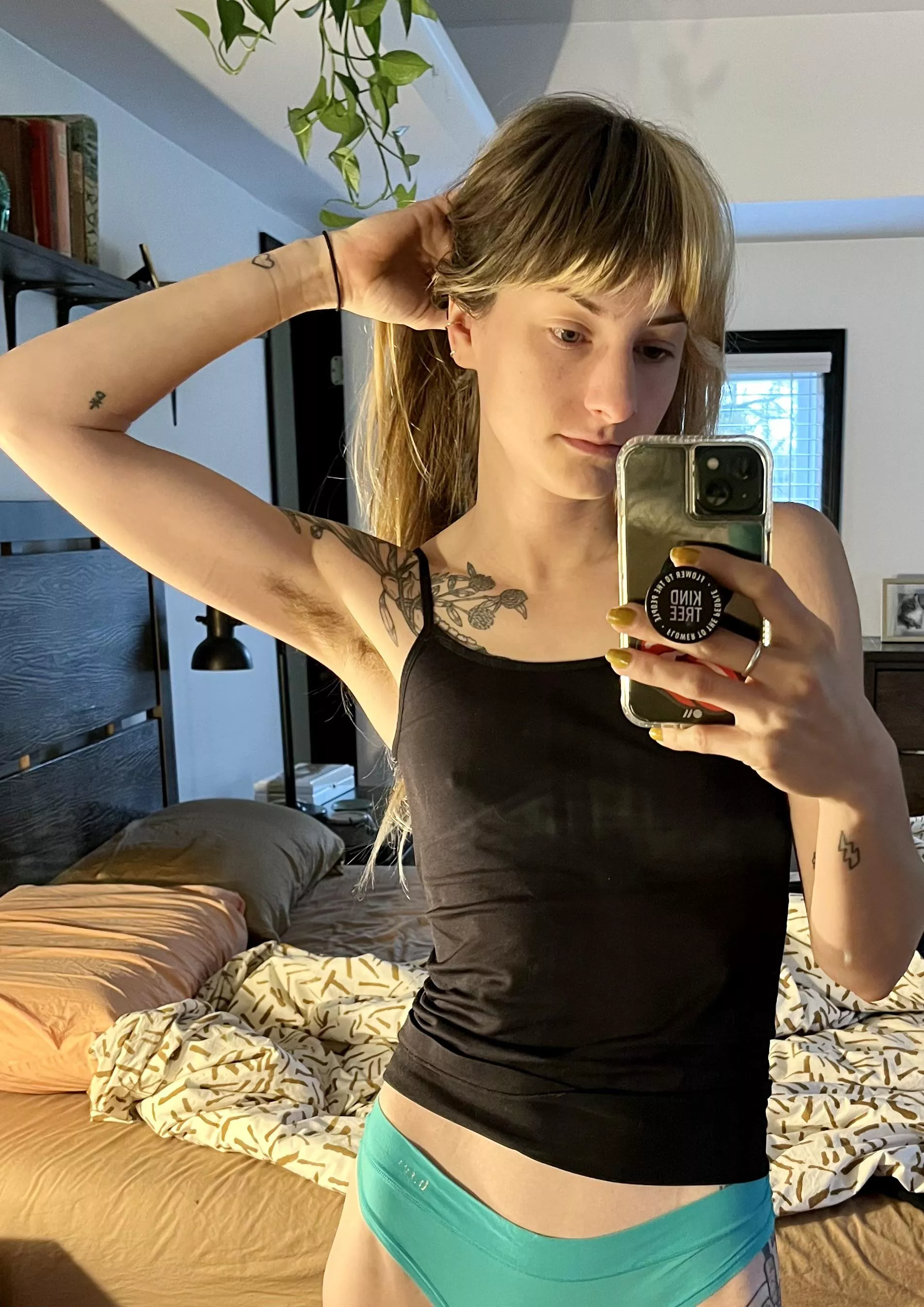 Morning armpit selfie lol