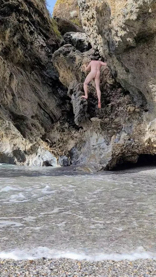 My gay friends always seem to get me to take my clothes off when we go hiking😂😂😂