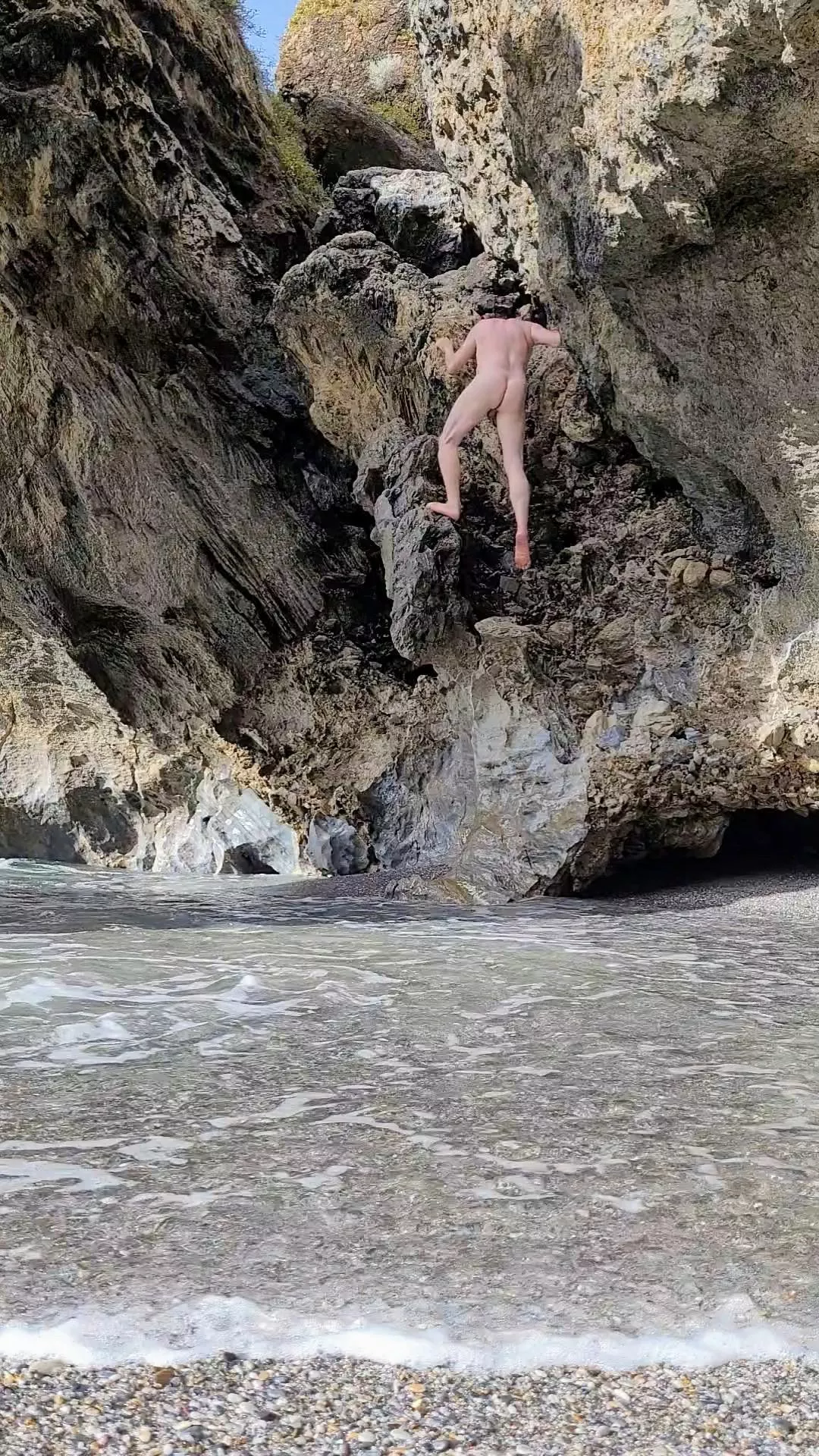 My gay friends always seem to get me to take my clothes off when we go hiking😂😂😂