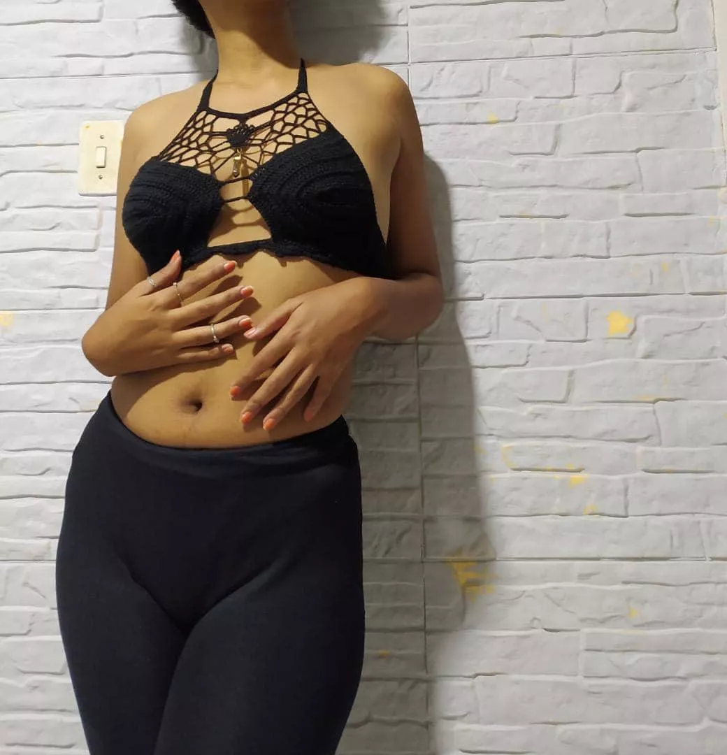 My most sexy croptop [NSFW]