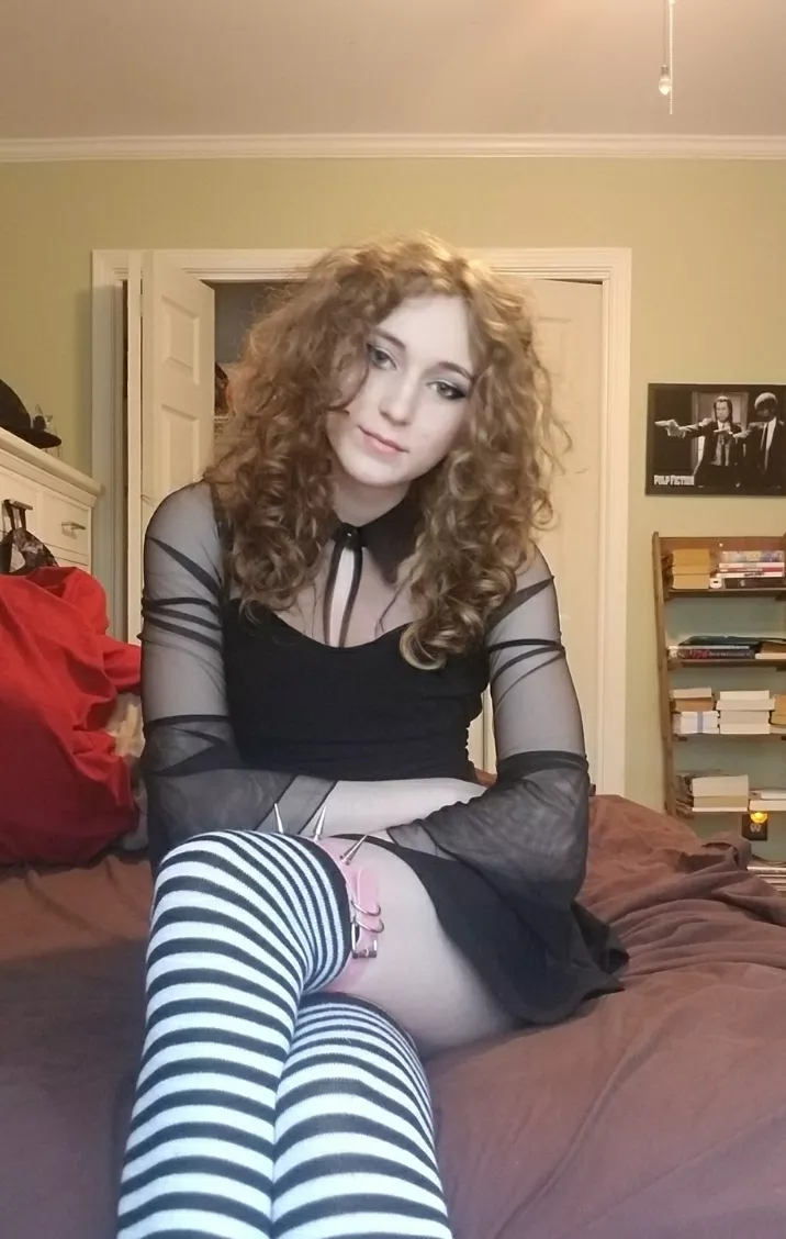 old(ish) pic of me, am i cute? :3 🥺