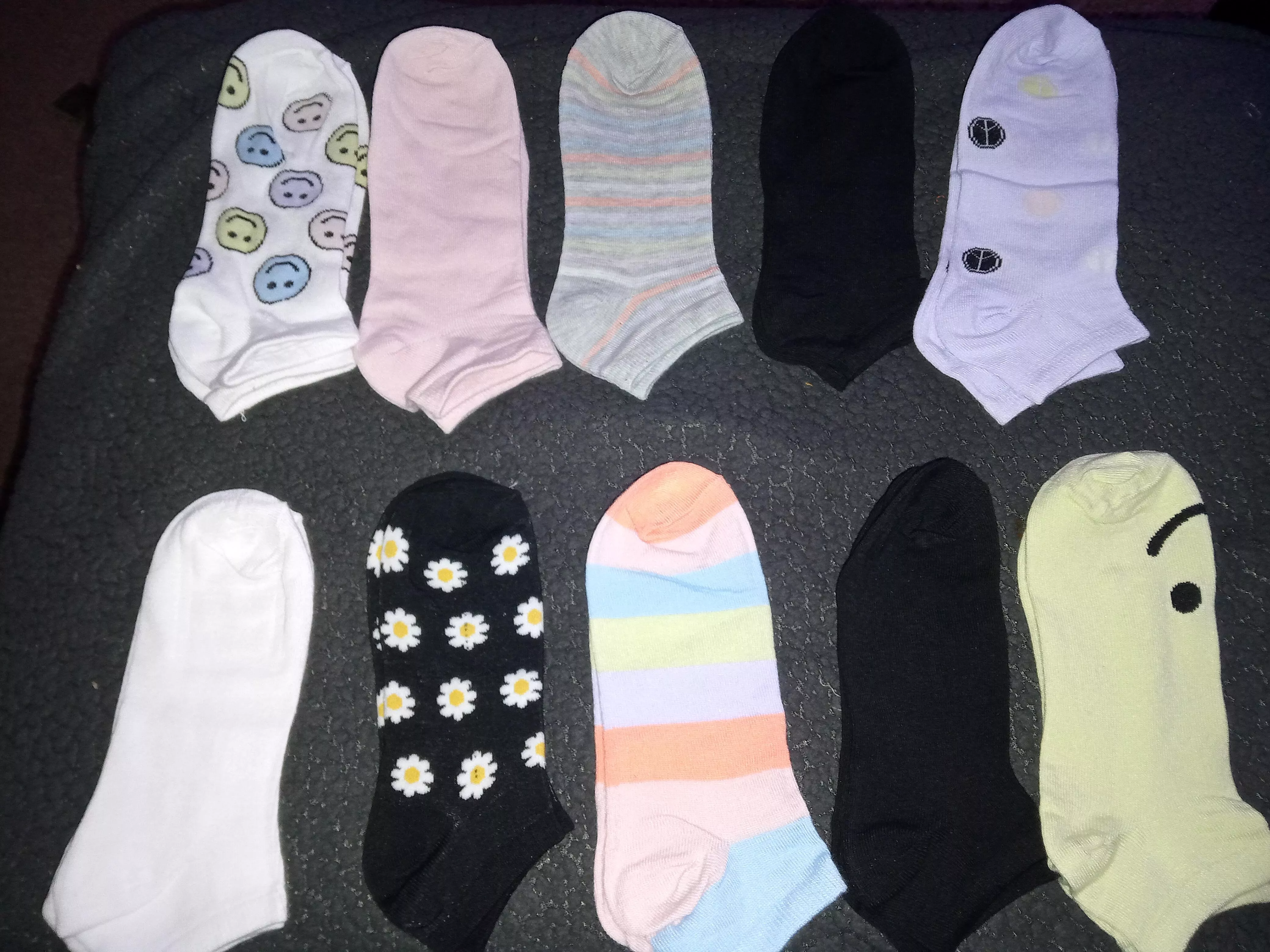 Pick your pair! $15 gets a single day wear shipped in the US until the end of the year! Customization available, always happy to do extended wear! DM me for details!