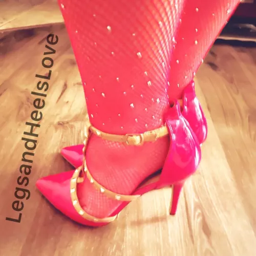Red heels and sparkly hose.