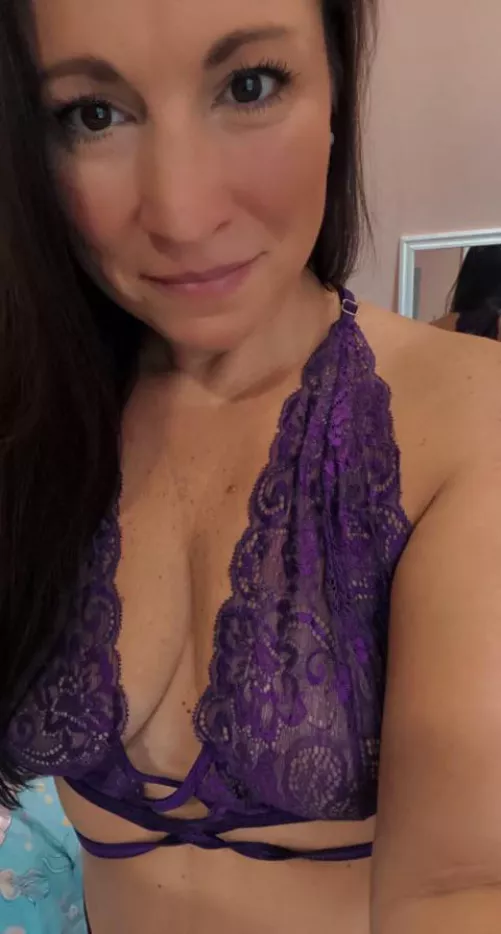 Sexy hotwife just needing more