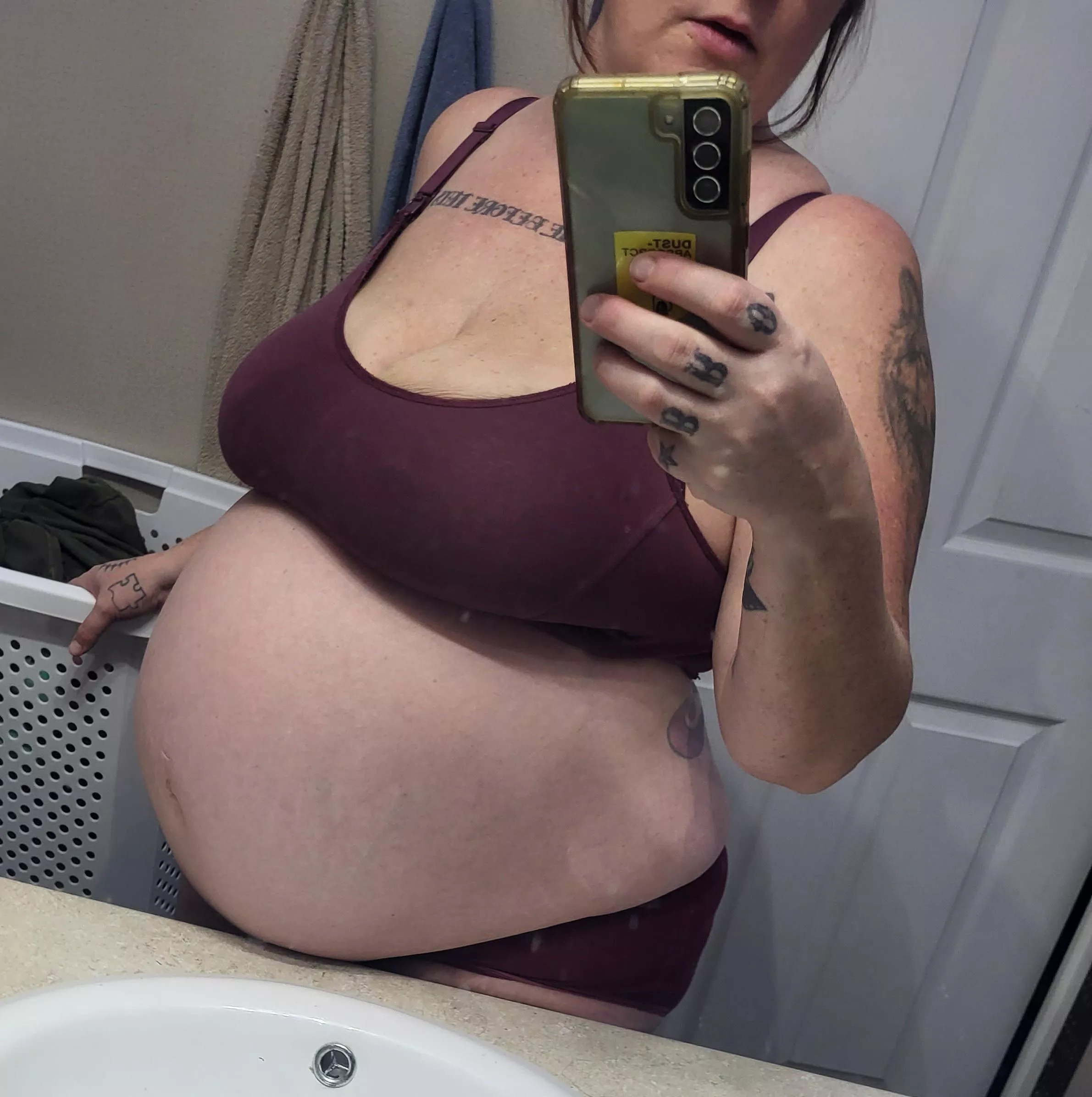 Sexy preggo