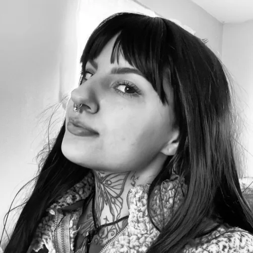 Tatted gals also like spring break