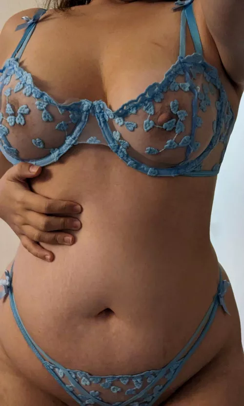 The guy I [f]ucked yesterday took this baby blue set off me too fast..so thought I'd show you all instead 😉