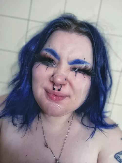 these fake eyelashes come in handy 🤭