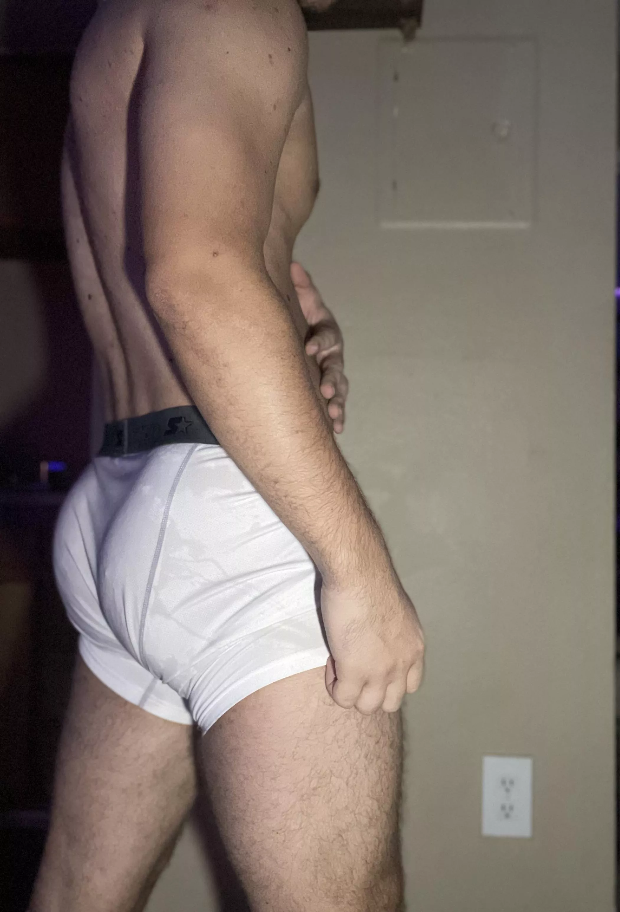 These squats are starting to pay off don’t you think? 🍑