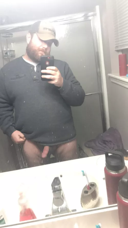 Warm your feet up on me