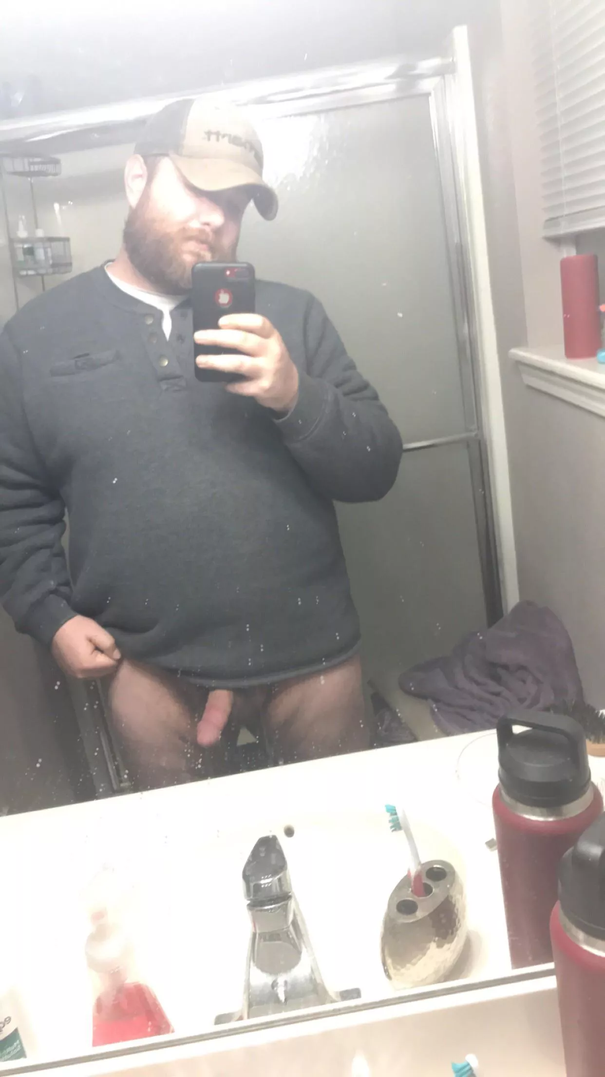 Warm your feet up on me