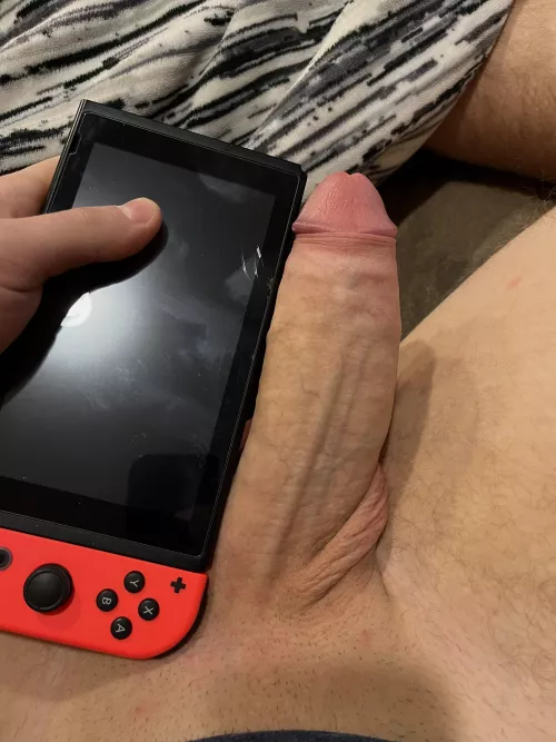 Who tryna play Smash?