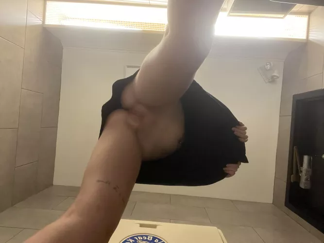 wishing you were the one under my skirt right now 🥰