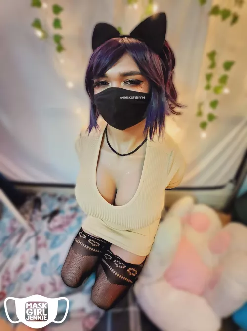 You can't tell, but I'm smiling bc I like the new outfit 🙂