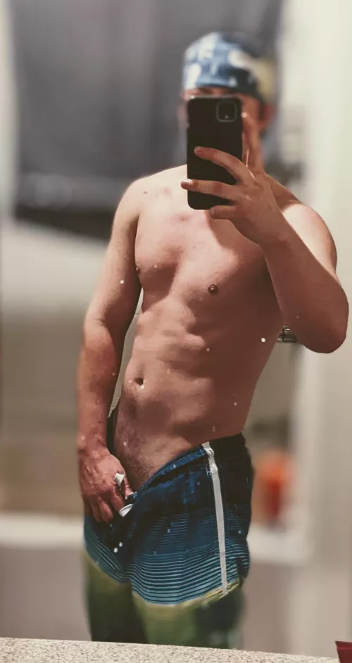 Young straight guy looking to make a little money to get by. MSG ME