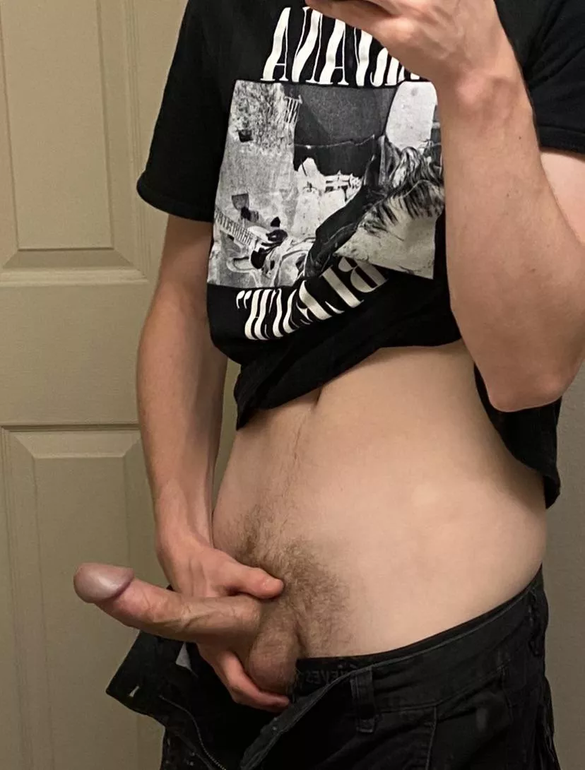 18 yo metalhead cock. Need some help DM for fun.