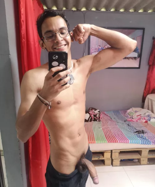 [19] do you like my smile or my dick?