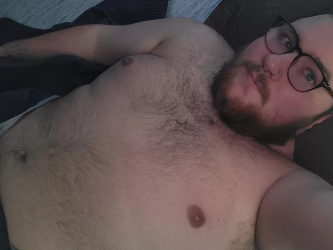 24 bottom looking for hairy dom