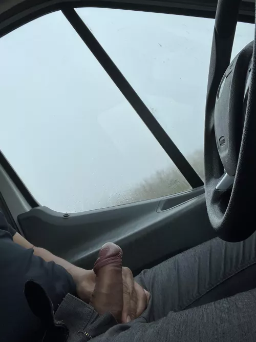 [41] foggy day today, slow work day, how about we fog up the windows ?😈