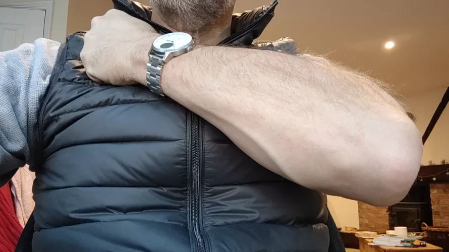 50[M] warm indoors.... Chilly out on a worky Wednesday.