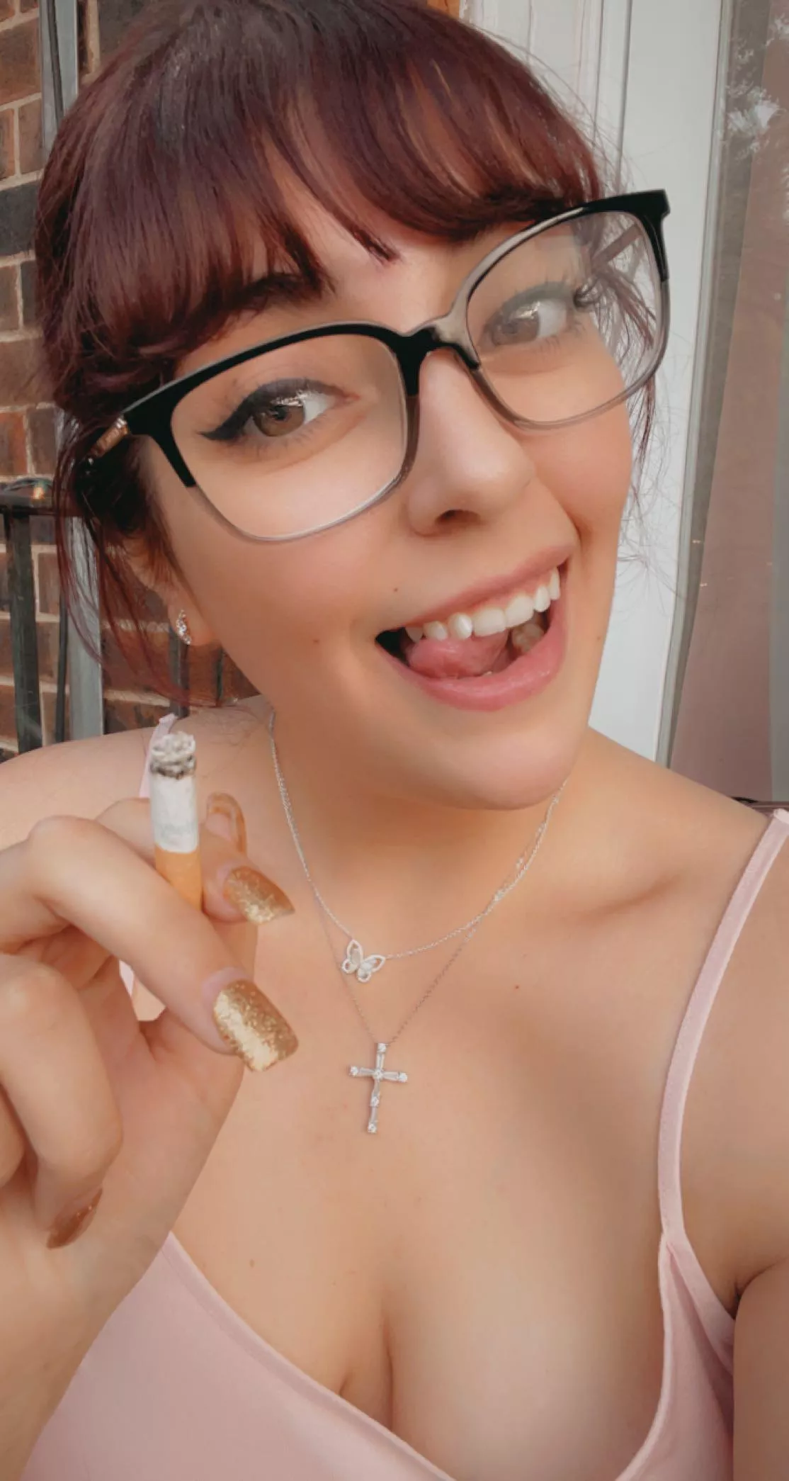 All I want for Christmas iiiiiissssss a carton lol