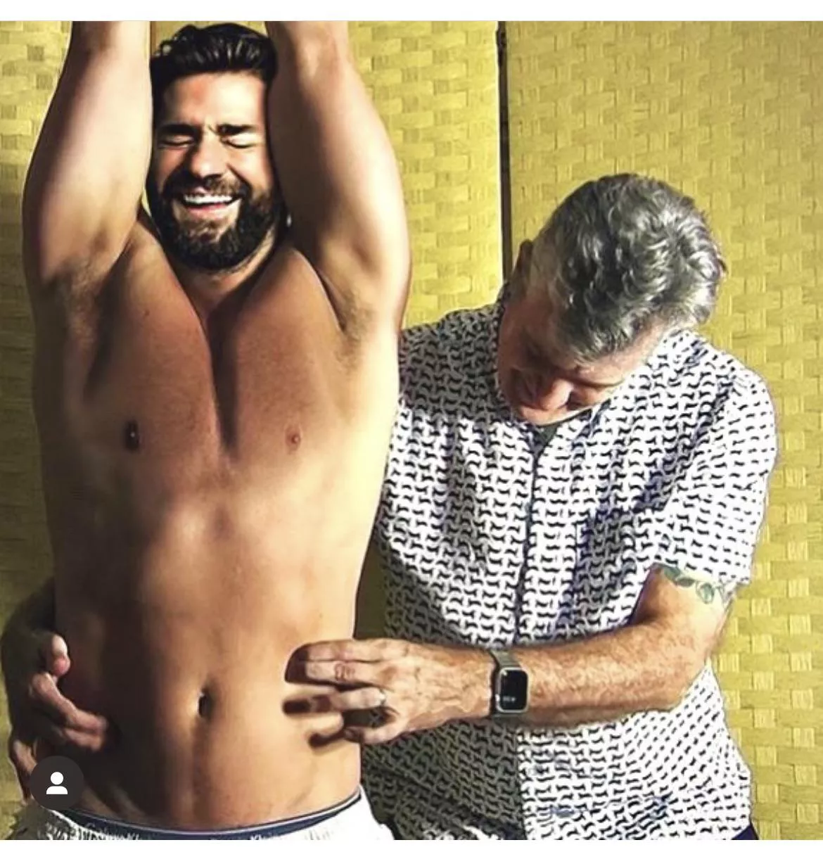 Anyone here with a tickle fetish and would like to get tickled?