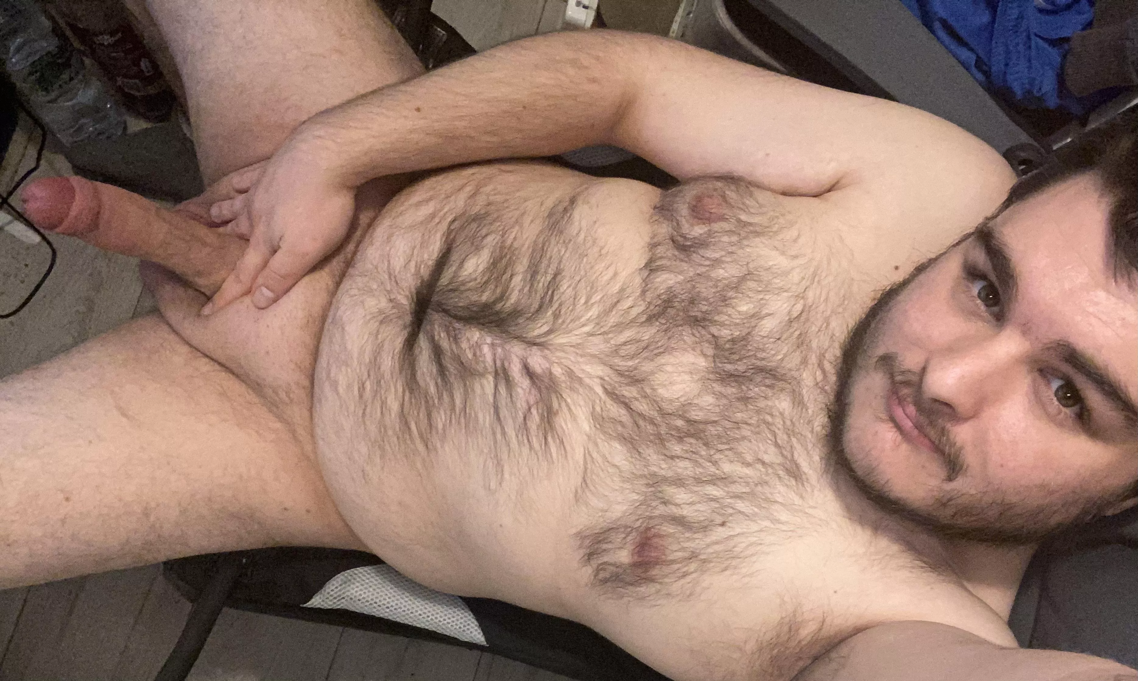 Anyone wanna come take a ride on a thicc hairy dude ;)