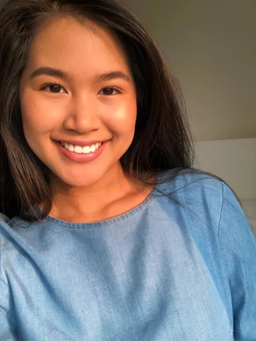 beautiful glowing filipina