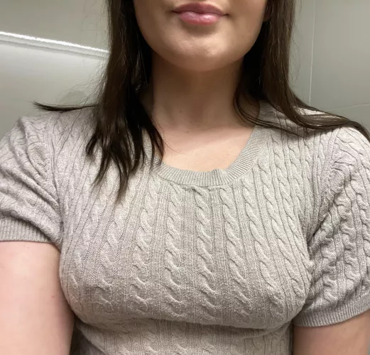 Braless at work! Is this a bit distracting?