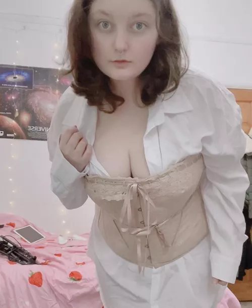 Corsets + cleavage ;)