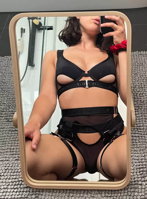 Cum chat for free 😝 link in comments 👅