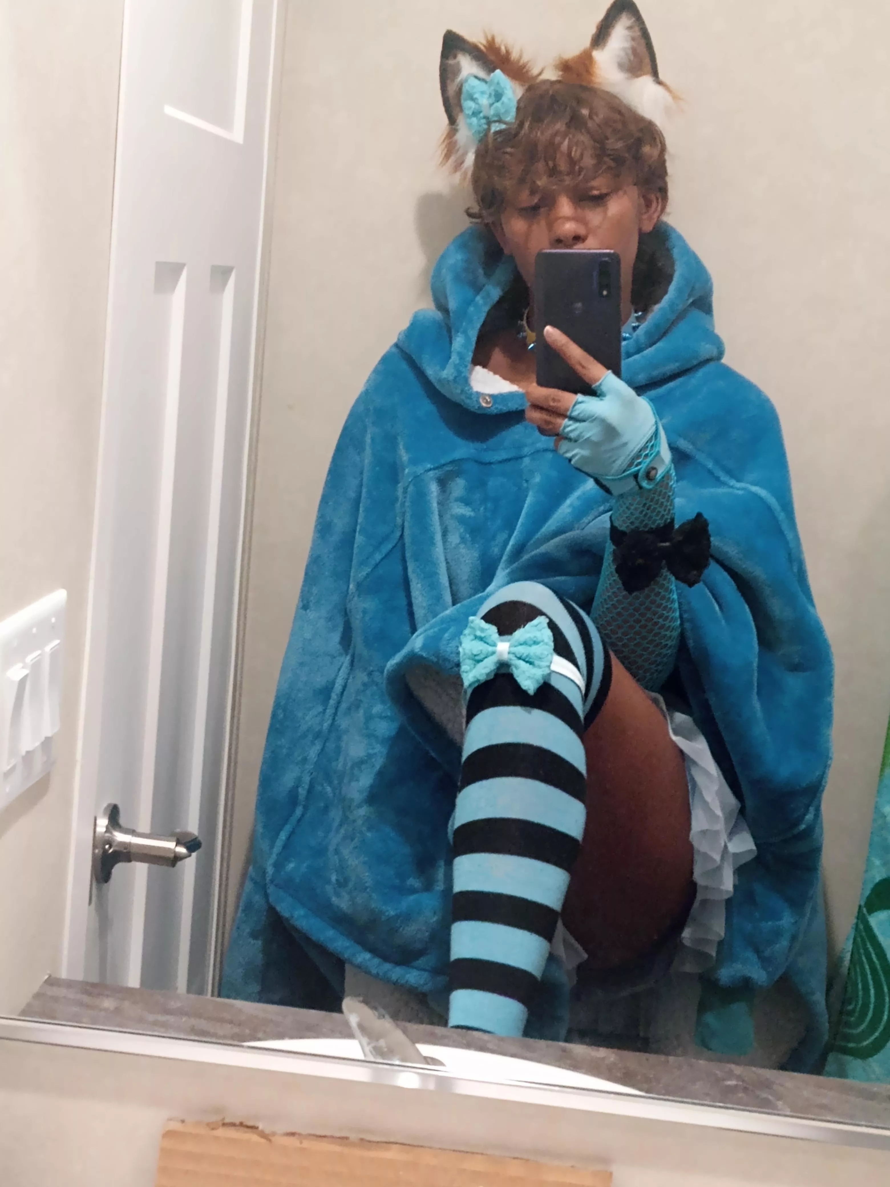 Do I look like a good lil femboy? 🌚