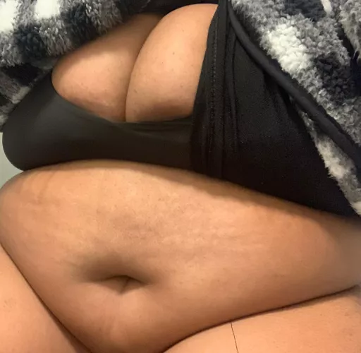 Do you like my belly? 🥺