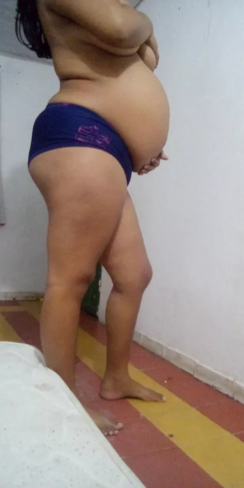 Hey daddy my pregnancy is as big as my swollen and juicy pussy inbox me for more 🔥