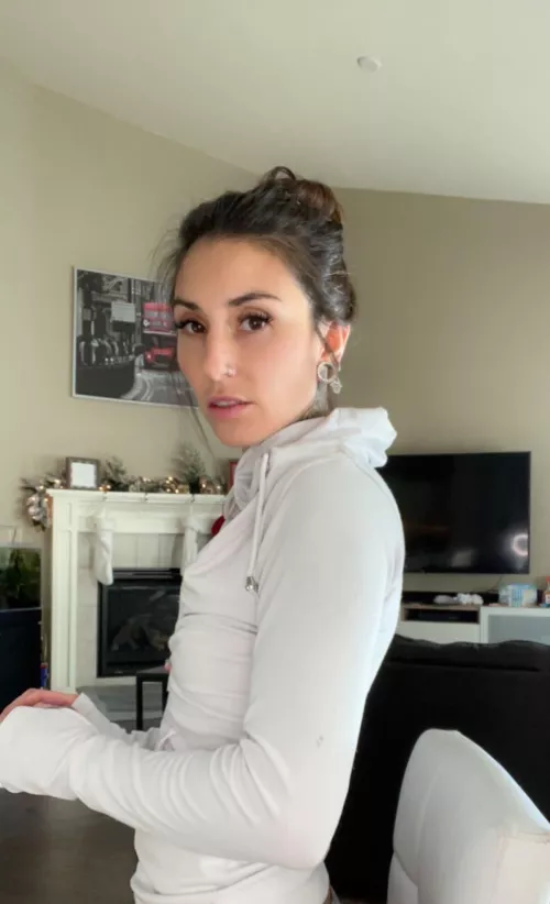 Hoodie season 😍 [F] 31