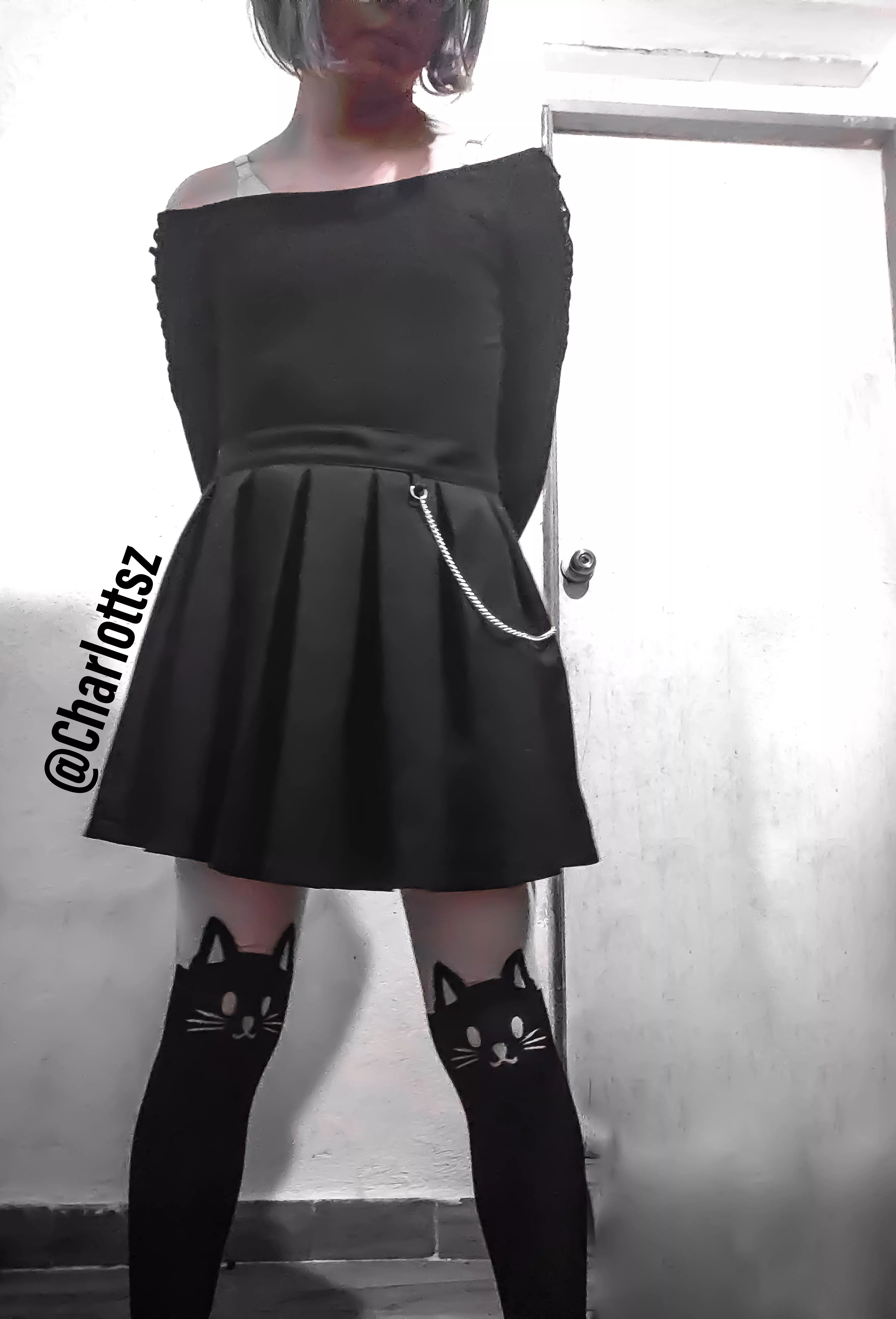 I like these kitten stockings💕