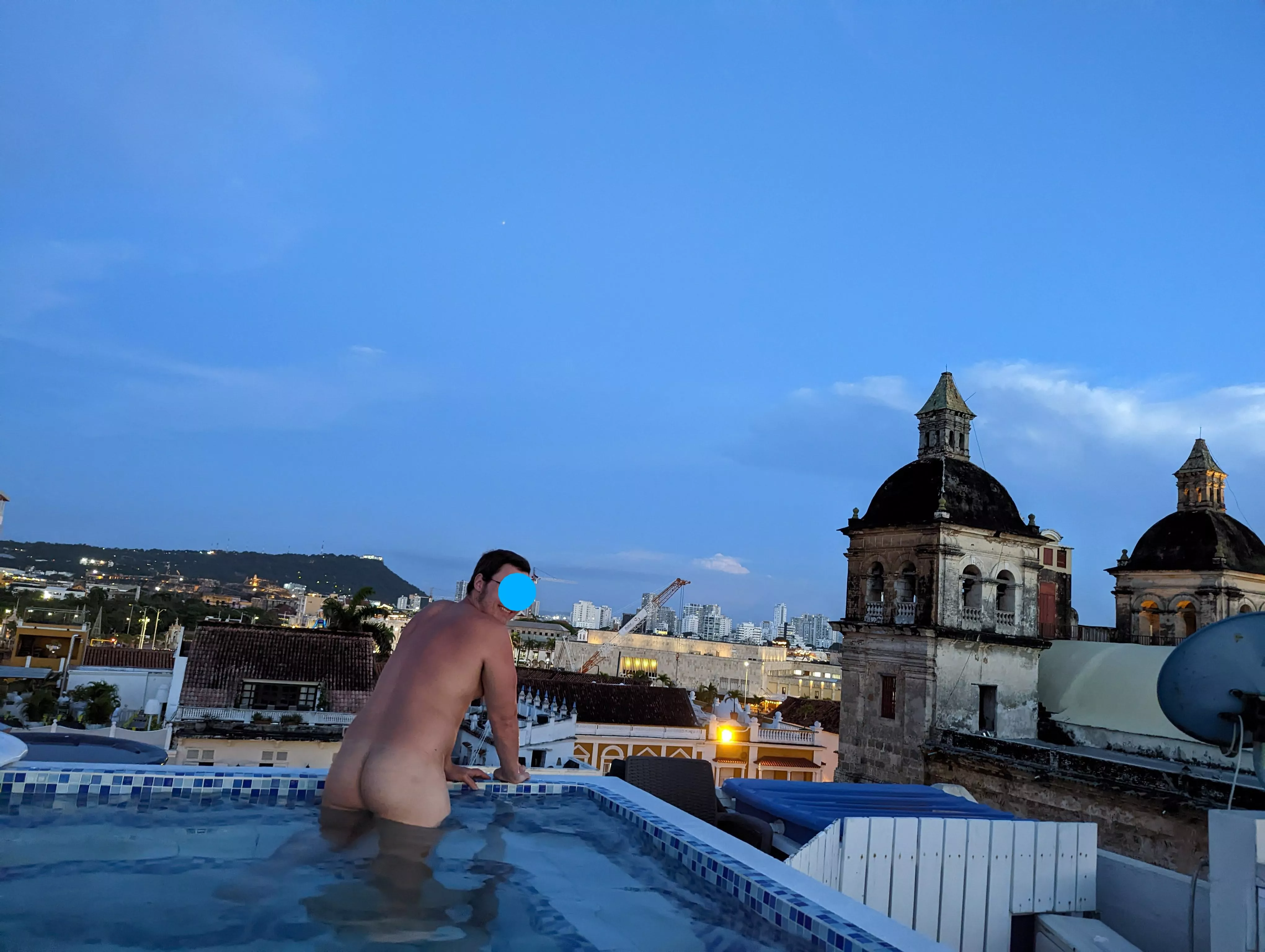 I saw a full moon over Cartagena 🌝