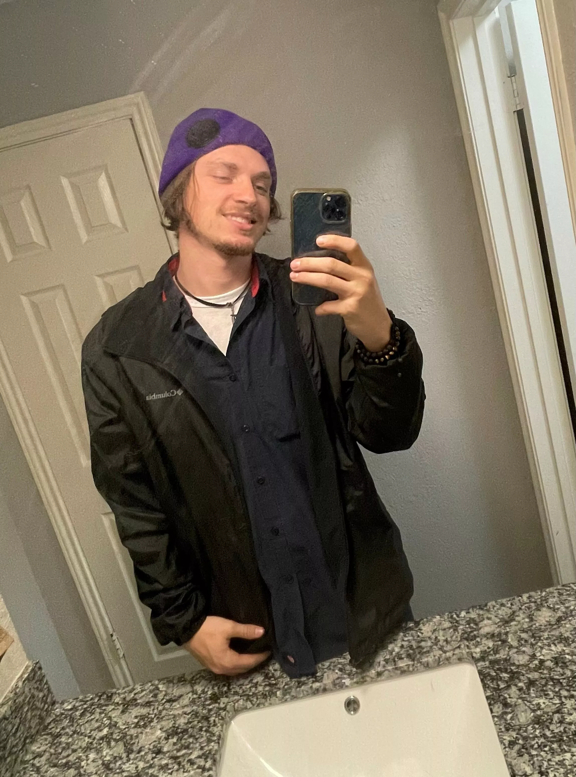 I wanna kiss a dude rn