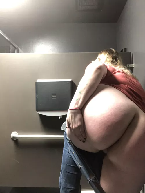 It’s humpday!!! Let’s do it in the work bathroom!! 😉