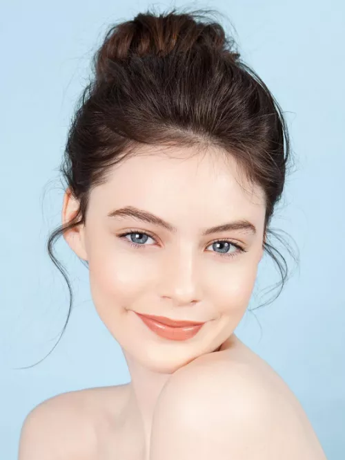 Jordan McEwen (Claire)