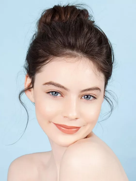 Jordan McEwen (Claire)