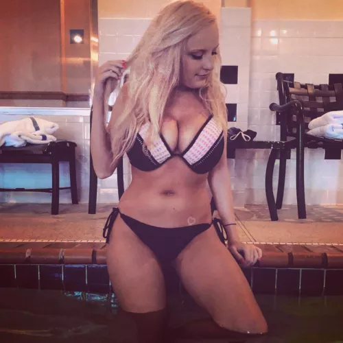 Like my dark blue bikini top 🤪