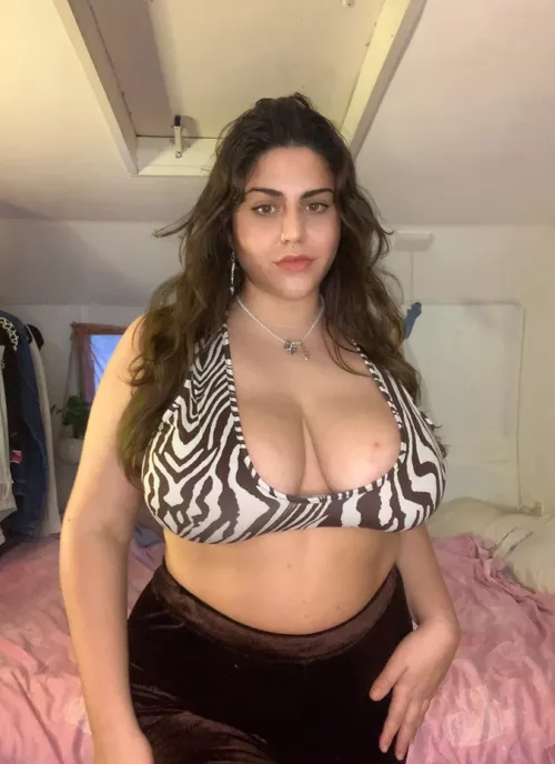 Looking for a helping tongue?👅