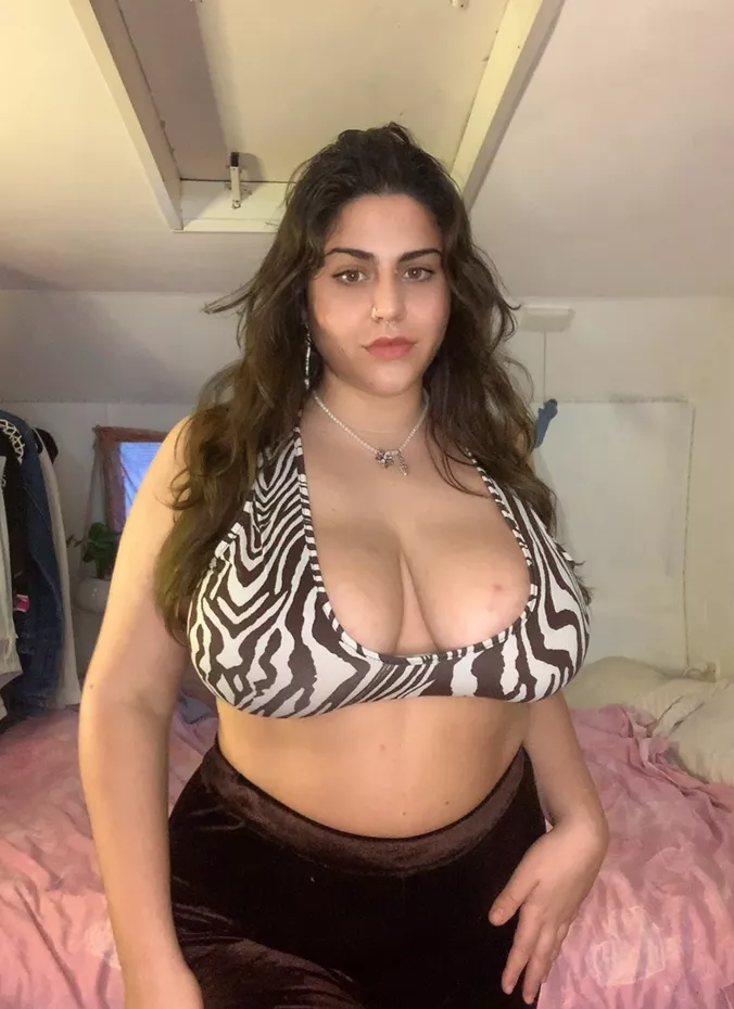 Looking for a helping tongue?👅