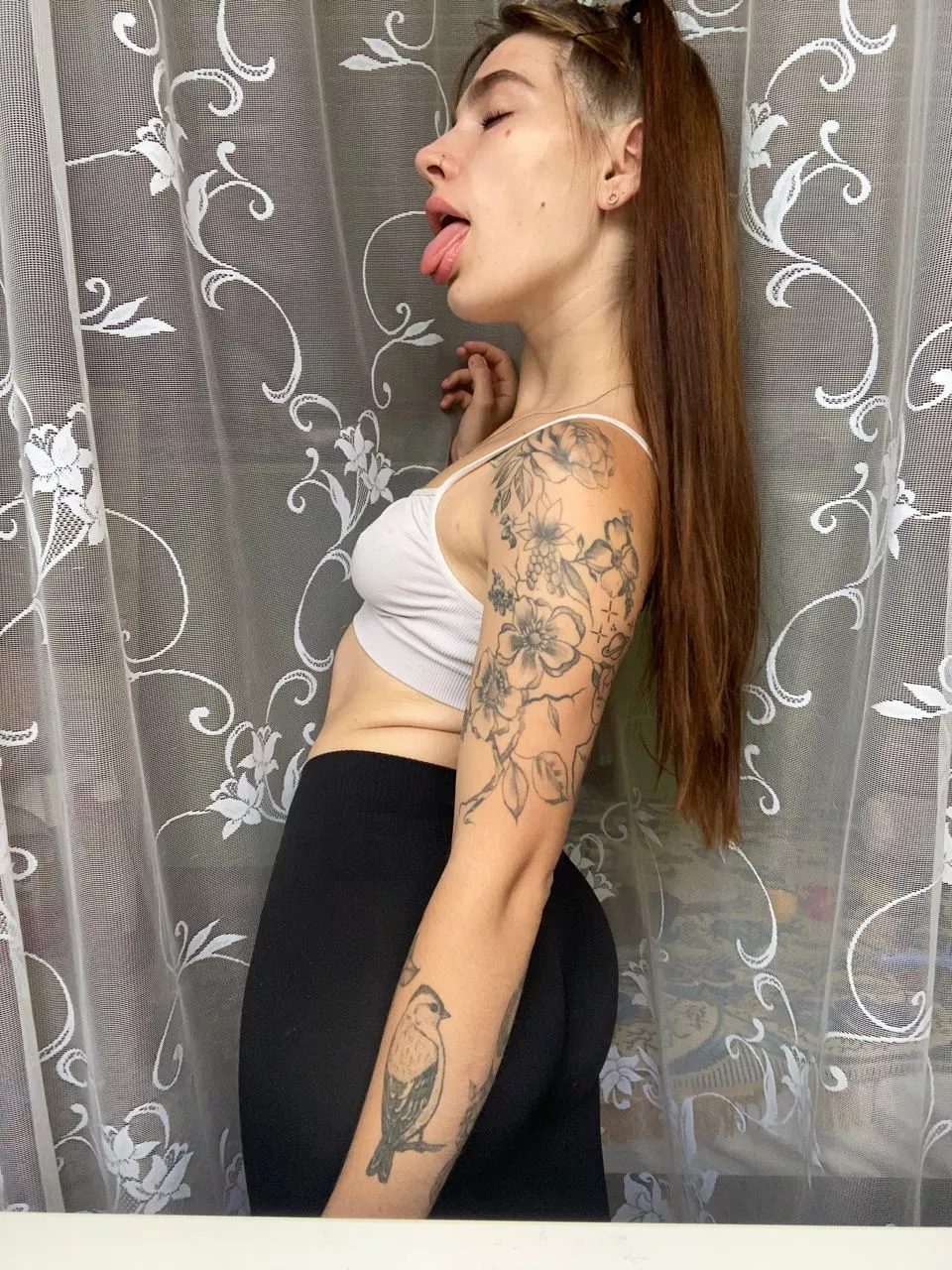 mmm i know you want to undress me